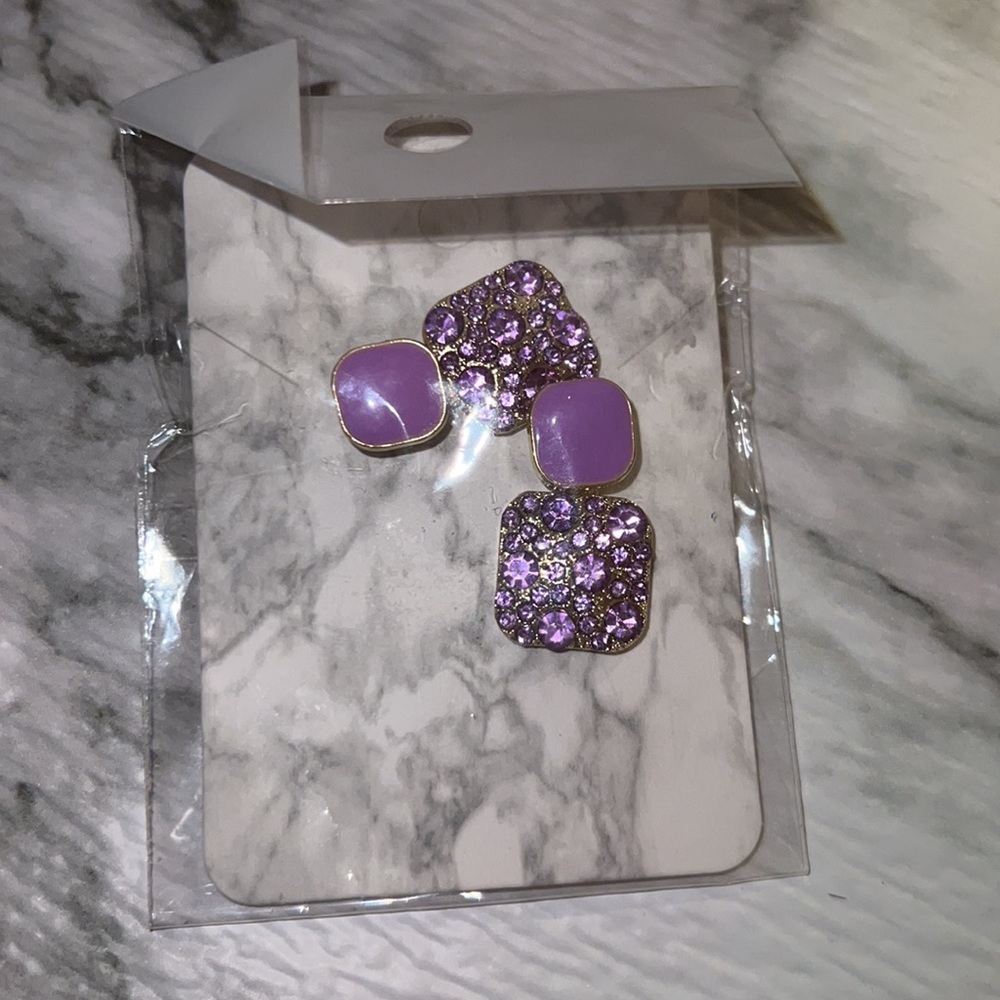Earrings - Picture 2 of 3